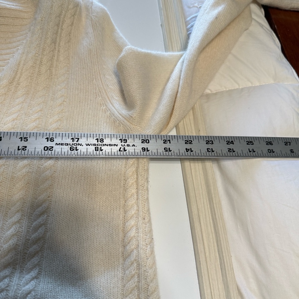 Tahari 100% Cashmere Cream Cable Knit Shawl Collar Cropped Cardigan Sweater L - Picture 5 of 9